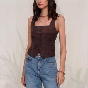 Heartloom Chocolate Sleeveless Button-Down Top